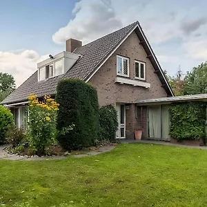Accommodatie bij particulieren First Floor With Bedroom Bathroom Kitchen Office In Near Tue And Centre